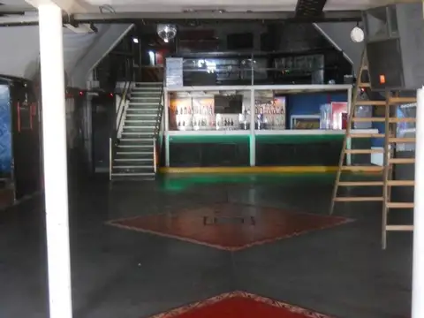 VENTA - Importante local comercial sobre lote de 1.500 m2 en