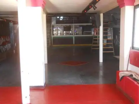 Av. Cervantes Al 100