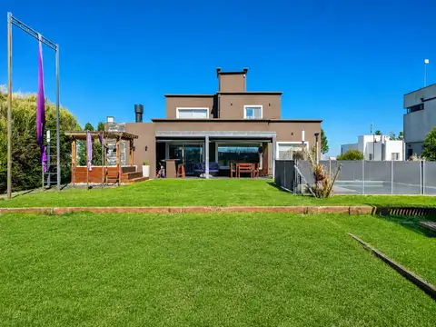 CASA 5 AMBIENTES EN VENTA EN CANNING A LA LAGUNA