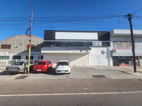 Galpón con Salón Comercial en Alquiler, Carril Maza