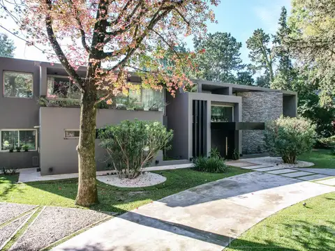 Casa en Alquiler en Countries y Barrios Cerrados en Pilar, USD 15.000