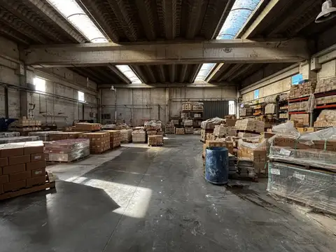 Galpon en Venta 160  mts Frente