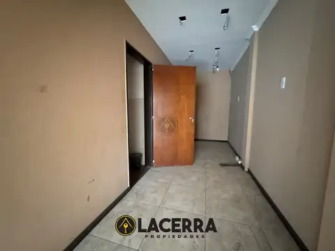 Local en Venta en Parque Cisneros, USD 156.900