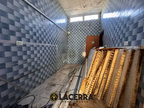 Local en Venta 40 años