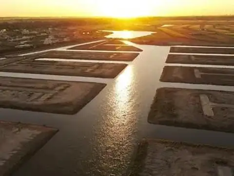 Terreno en Funes Lakes