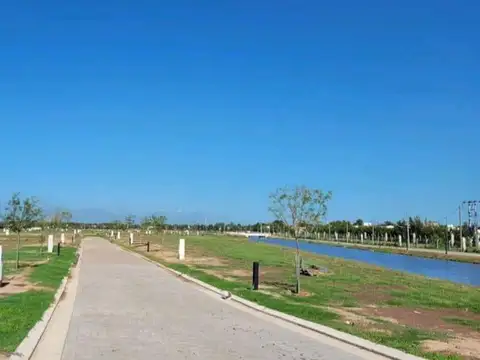 Terreno en Funes Lakes