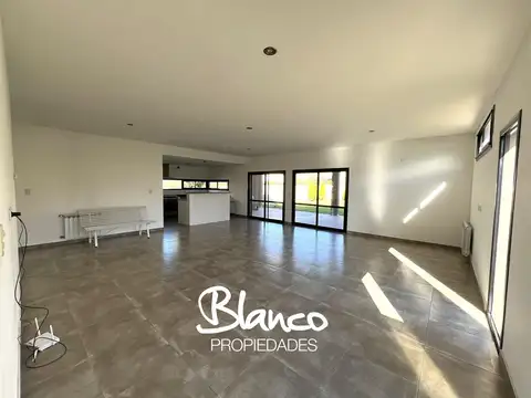 Casa en Alquiler al Sur
