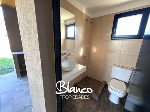 Casa 5 ambientes con 4 baños