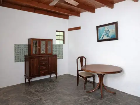 CASA EN VENTA LA PLATA 2 DORMITORIOS