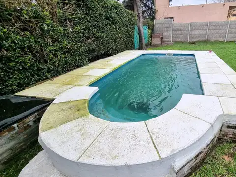 Casa 4 ambientes con 2 baños