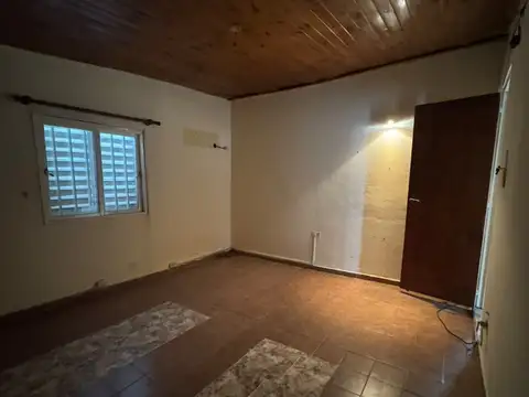 Casa 4 ambientes con 1 baño