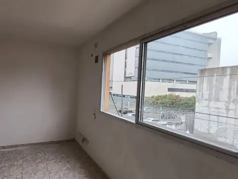 2 Amplios Ambientes - Tipo Duplex