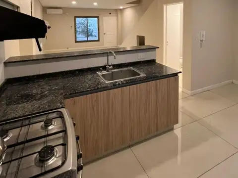 Casa en Alquiler en Villa Ballester, $ 2.200.000