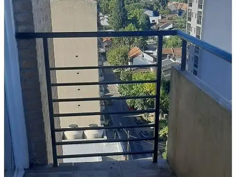 3 AMBIENTES EN DUPLEX COCINA SEPARADA