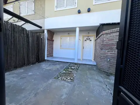Depto Tipo Casa en Venta en Lanús Oeste, USD 67.000