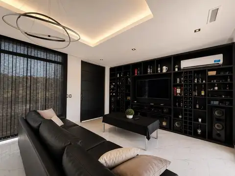 Casa en Alquiler de 3 dormitorios