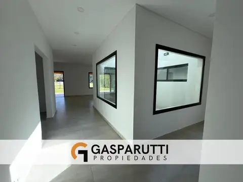 Casa en Venta en El Canton, USD 245.000