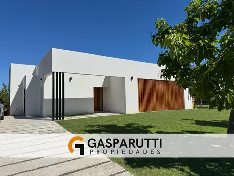 Casa en Venta en Cantón Norte, 3 dormitorios más escritorio