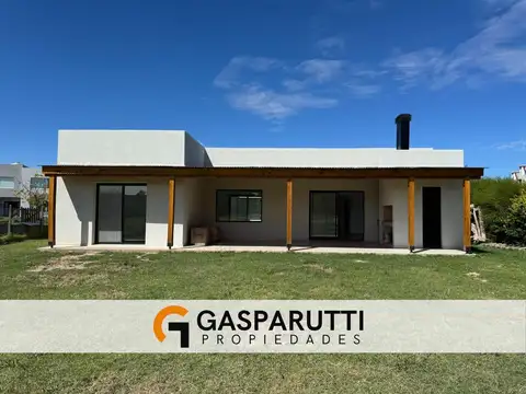 Casa en Venta en Cantón Norte, 3 dormitorios más escritorio