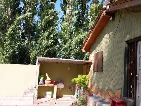 QUINTA EN GAIMAN- A DOS CUADRAS DE LA ANONIMA- ACEPTA PARTE DE PAGO DEPTO EN MADRYN O TRELEW
