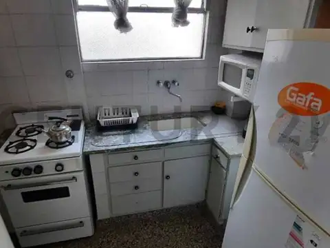 Vendo Departamento de 3 ambientes zona Shopping los Gallegos.