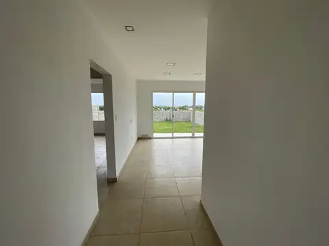 Casa 4 ambientes con 1 baño