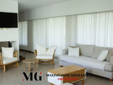 Casa en Venta con 4 cocheras