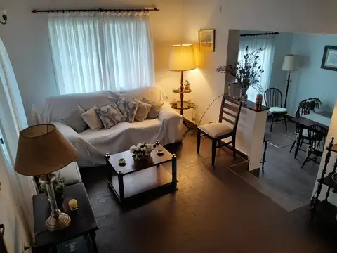 Casa 5 ambientes con 1 baño