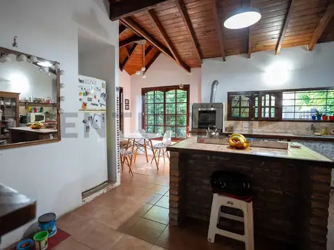 Casa en Venta con 3 dormitorios , City Bell , entre caminos , Apta Crédito