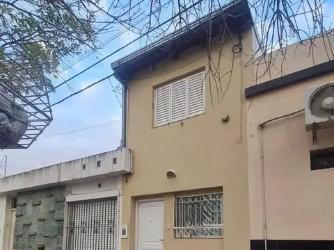 PH/2 DORMITORIOS/SERVICIOS/B° SARMIENTO