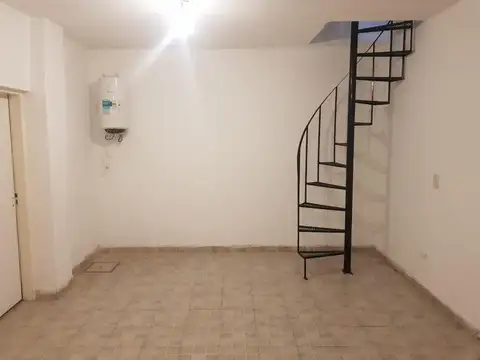 Depto Tipo Casa 2 ambientes con 1 baño
