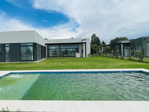 Casa en Venta al Este
