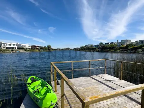 Casa a la laguna con muelle propio y atardeceres abiertos en alquiler en Los Lagos Nordelta