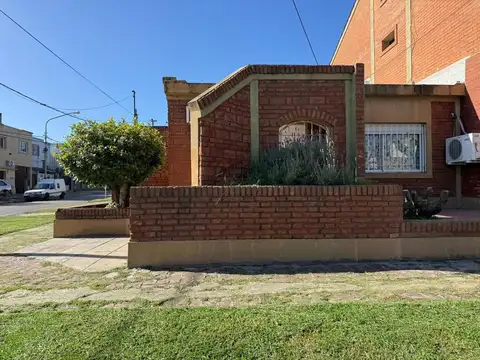 Casa 2 ambientes con 1 baño