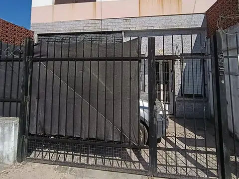 CASA EN VENTA 3 DORMITORIOS Y PATIO APTO CREDITO
