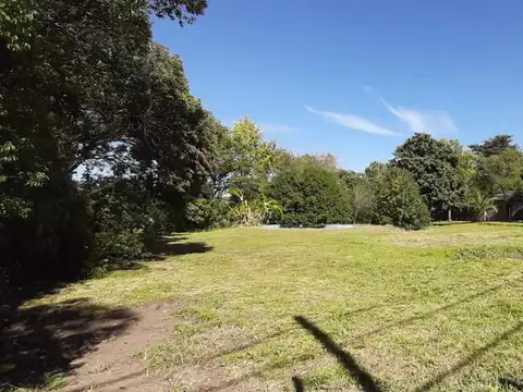 Excelente Terreno  de 2.500m2 a la venta en  Canning