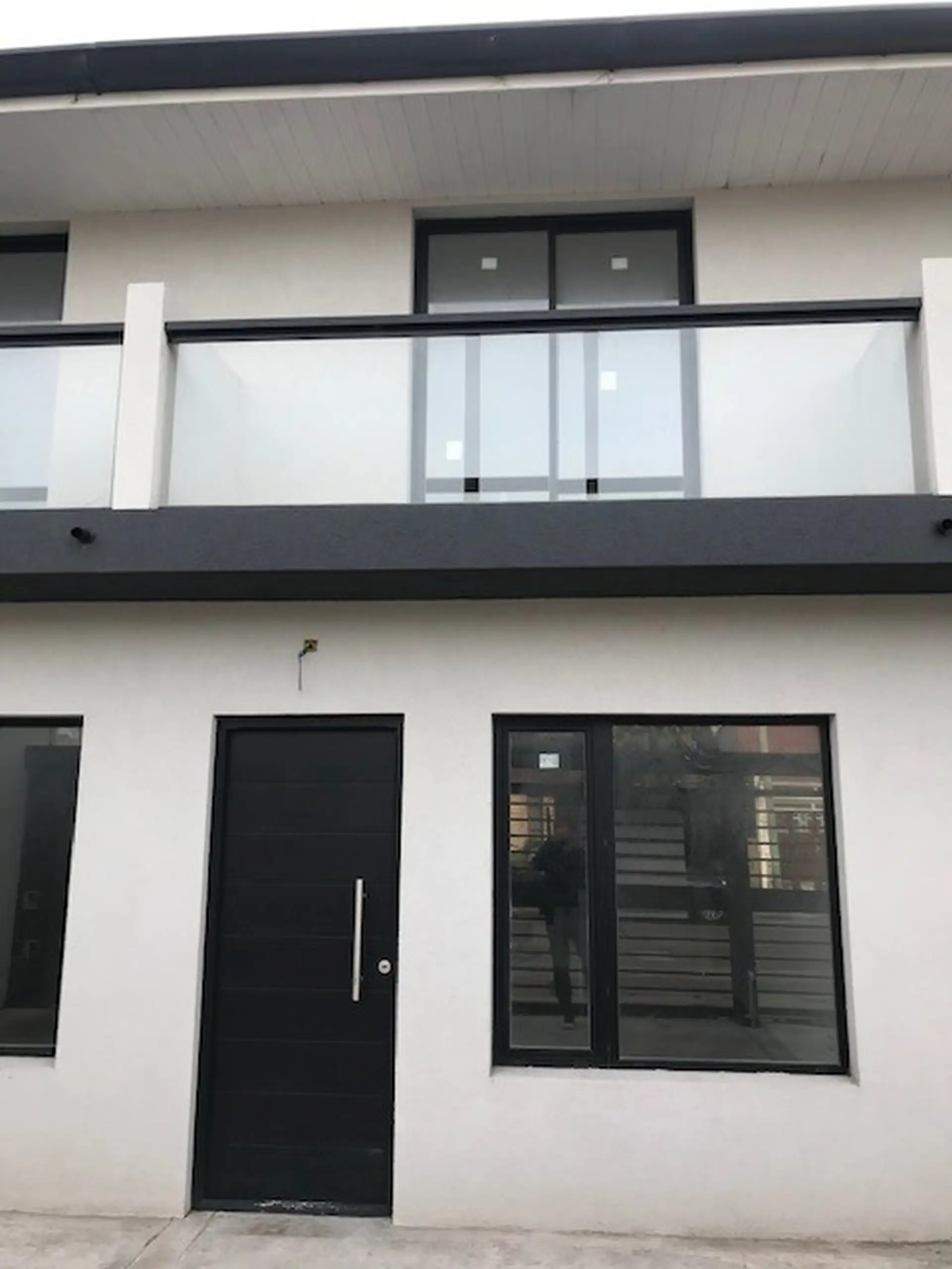 DUPLEX DE 4 AMB A ESTRENAR. ENTRADA DE AUTO Y PARQUE