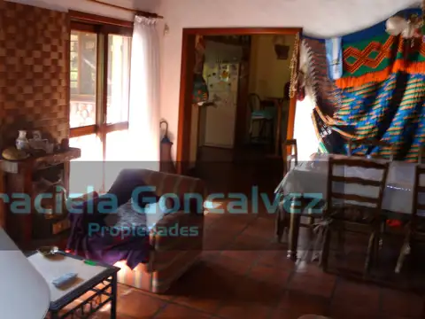 "RETASADO" CASA 7 AMBIENTES SOBRE RUTA 7 (RETASADO)