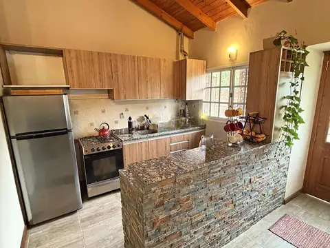 Casa 4 ambientes con 2 baños