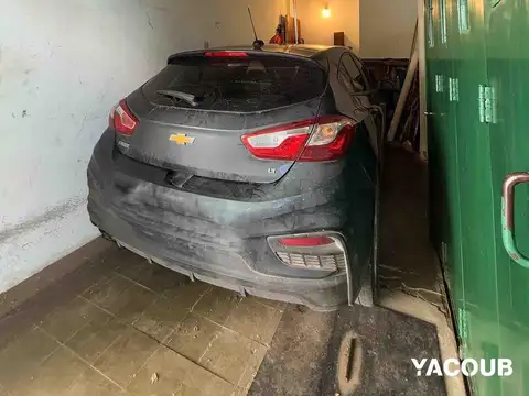 Departamento 8 ambientes con 2 baños