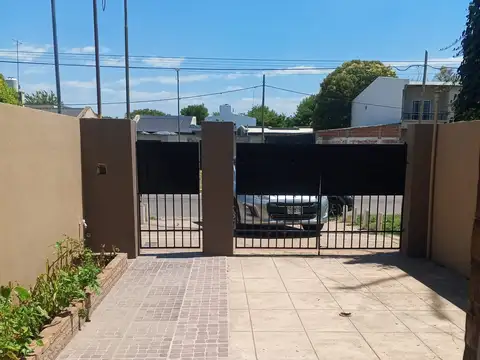 Duplex apto banco en 143 entre 530 y 531