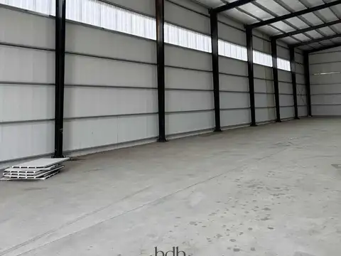 Alquiler de galpón  de 600m2 en Cordoba Capital Polo 52