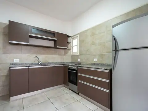 VENTA PH 3 AMBIENTES RECICLADO CENTRO PATIO BALCON