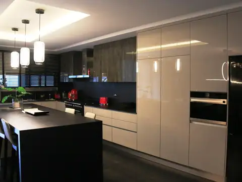 Casa en Venta en Ramos Mejía, USD 1.700.000