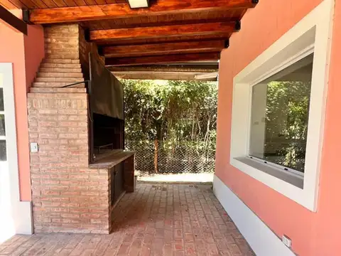 Casa 4 ambientes con 1 baño