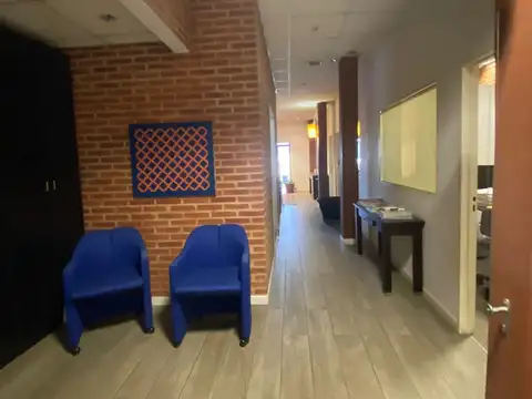 Oficina en Venta con 1 cochera