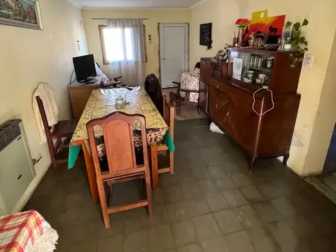 Casa 4 ambientes con 1 baño