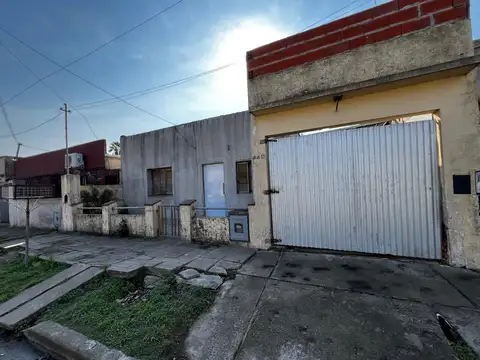 Casa 2 Dorm. 1 Baño – A Reciclar – Lobos
