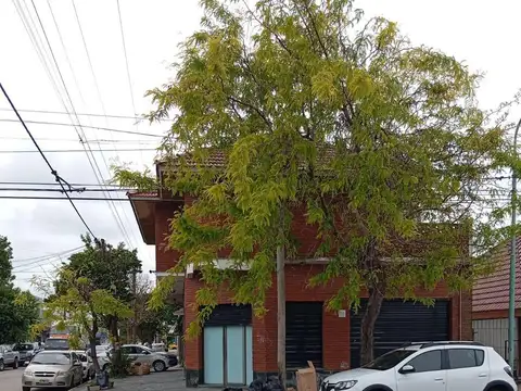 1° de Mayo y Almirante Brown