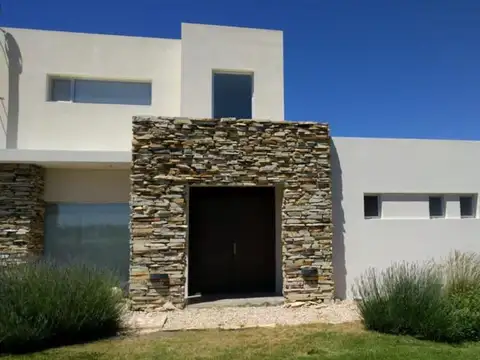 CASA DEL LAGO | LA PENINSULA